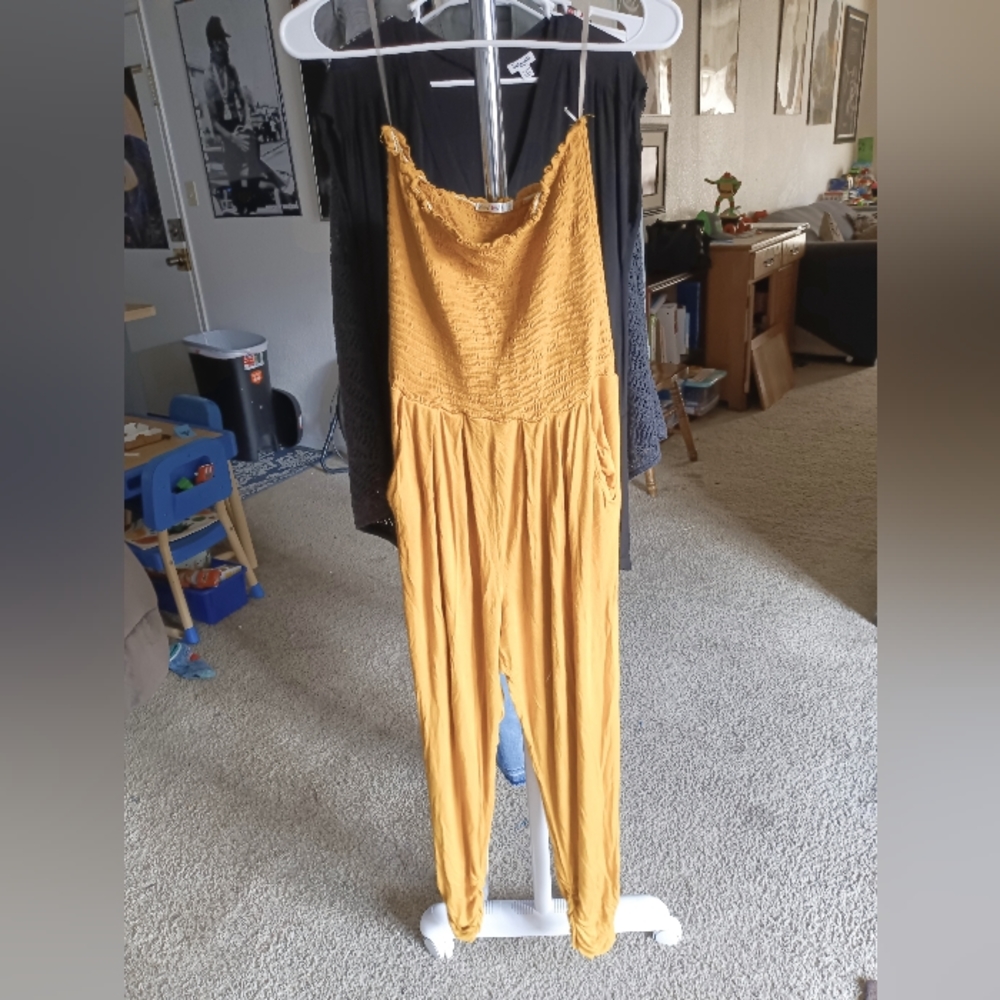 Heart and Hips Strapless Ruched Jumper, Mustard,Size Large,has pockets